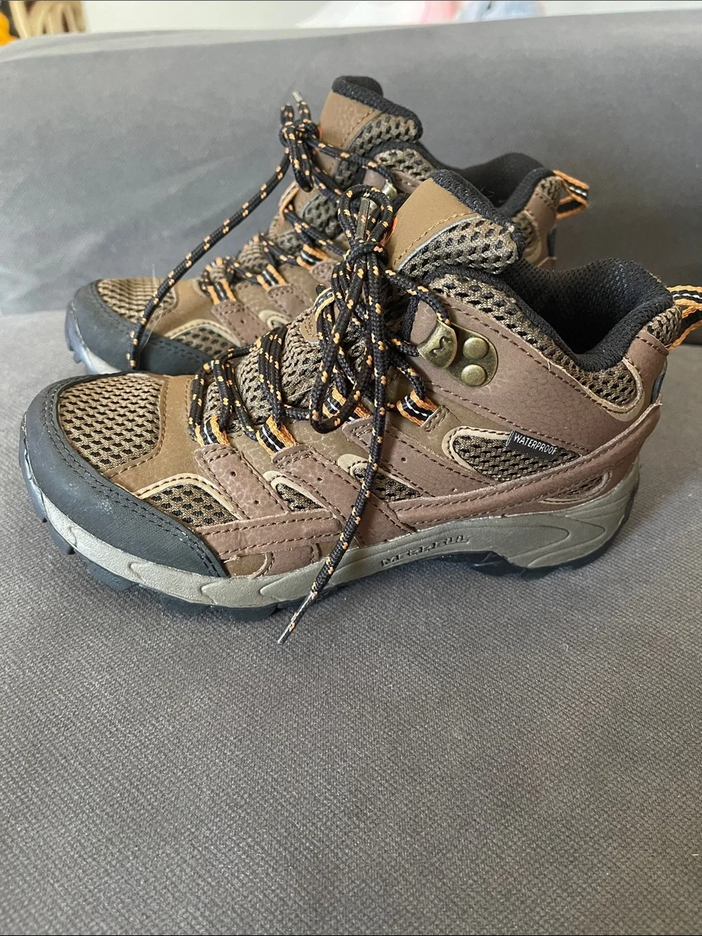Merrell Kids Waterproof Brown Hiking Sneakers boys size 1.5 wide